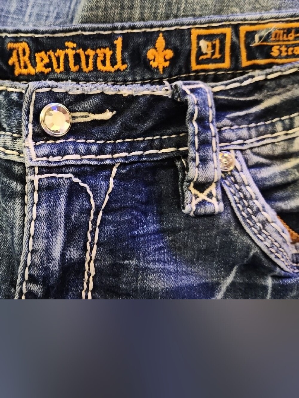 Rock Revival Women's Distressed Blue Wash Skinny Jeans with Embroidered Pocket - Picture 3 of 3